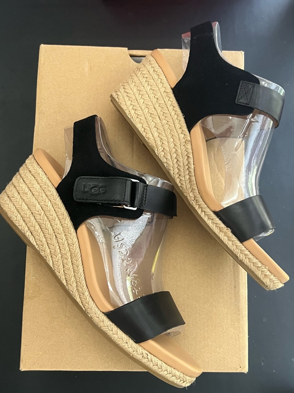 UGG Eisley Wedge Sandal / BRAND NEW in BOX
